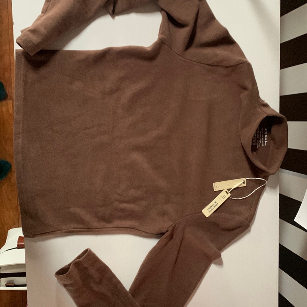 Mock neck crop top